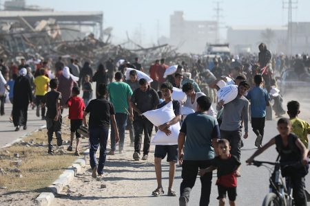 Deadly Break-In at UN Warehouse in Gaza as Aid Arrives Slowly