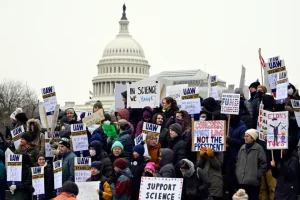 U.S. Research Funding Cuts Lead to Global Recruitment of Scientists
