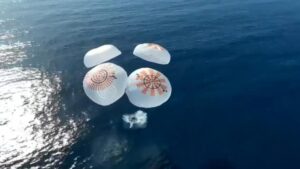 First space crew to explore Earth’s polar regions returns with splashdown landing