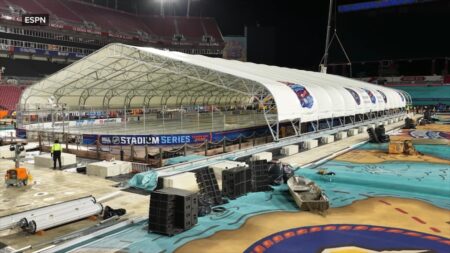 Outdoor hockey in Florida? It’s happening