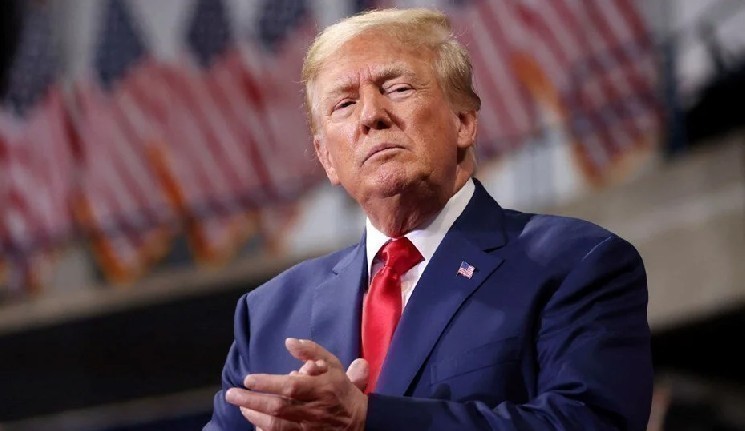 Donald Trump Speaks About Secret Deal Between Altcoins and a Company Managing $1 Trillion!