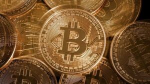 Bitcoin Structure Weakens Below $72,000 Despite Tight Range