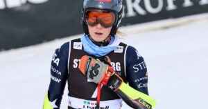 Mikaela Shiffrin wins record-tying 6th overall World Cup skiing title