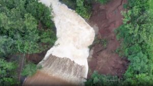 More than 230 people rescued amid dangerous flooding on Hawaii’s Oahu island with more rain on the way