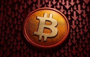 Analysis Company Says “Bitcoin’s Decline Isn’t Over,” Predicts the Lowest Level That Could Be Seen!