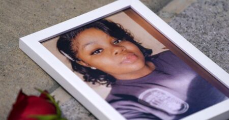 DOJ moves to dismiss criminal case against ex-police officers charged for role in Breonna Taylor’s death