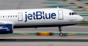JetBlue hikes bag fees to offset higher fuel costs. Here’s what travelers will now pay.