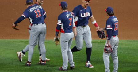 U.S. into third straight World Baseball Classic final after beating Dominican Republic 2-1