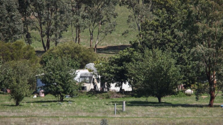 Australian police fatally shoot suspect in 3-hour standoff after 2 officers killed