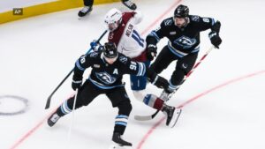 NHL teams push toward the playoffs in double header