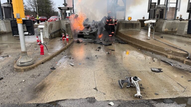 New Hampshire governor and her security detail help after fiery crash at toll plaza: Police
