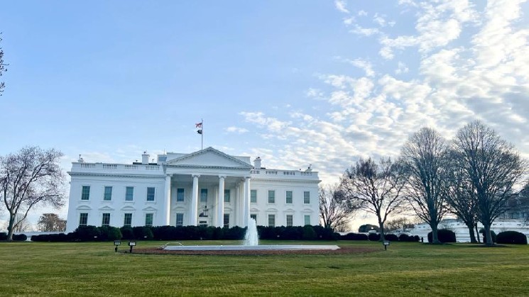White House study bolsters crypto’s stance in stablecoin yield fight against bankers