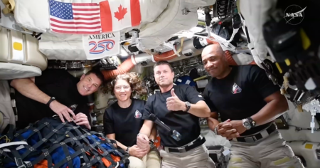 Trump calls Artemis II astronauts “modern-day pioneers” in live conversation after circling the moon